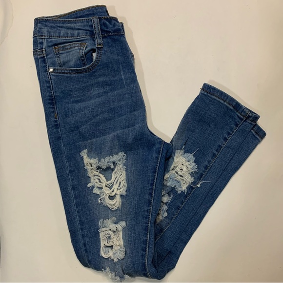 FashionNova Ripped ankle length jeans Size 3 - Picture 1 of 4